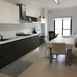 Modern With Sea View Apartman *