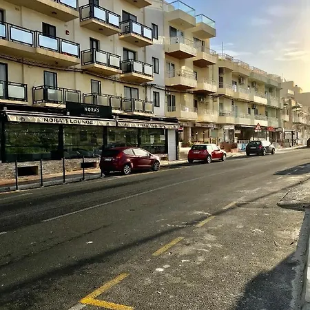 Modern With Sea View דירה מליאהה