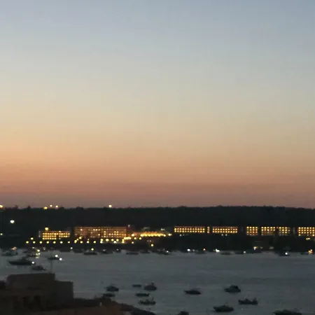 Modern With Sea View Apartamento *